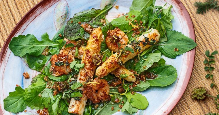 Asiatischer Salat mit Spargel, Garnelen und Wiesenknopf