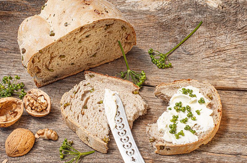 Weizensauerteigbrot-Baerlauchfruechte