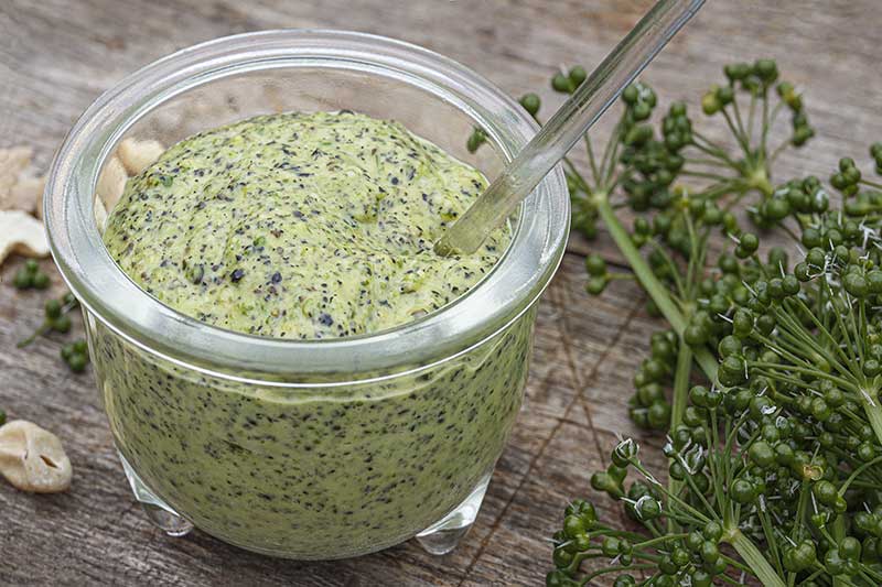 Bärlauchfrüchtepesto-Glas