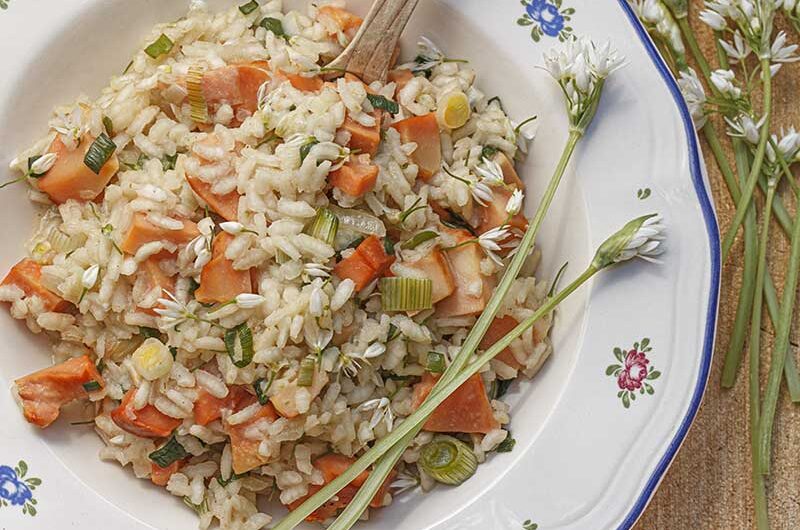 Schwefelporling-Risotto-Bärlauchblüten
