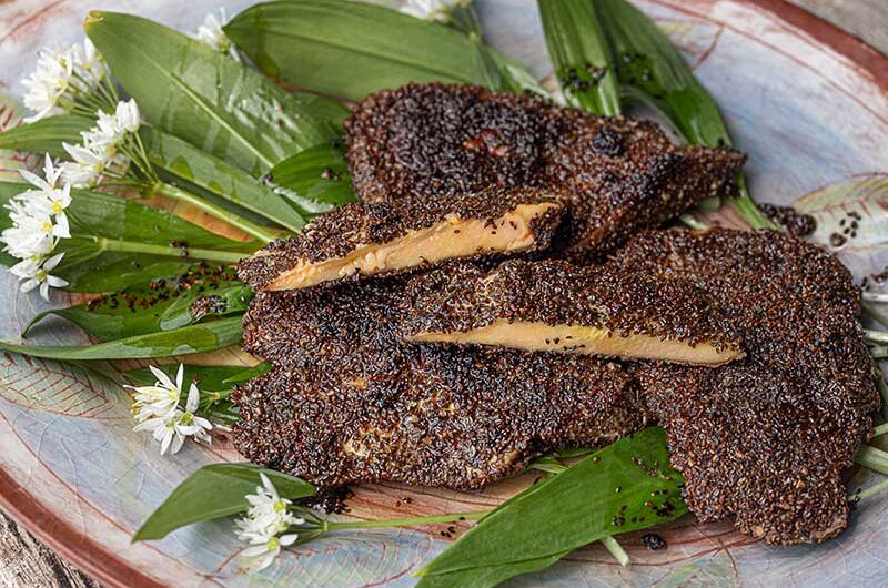 Schwefelporlingschnitzel mit Breitwegerichsamen-Panade