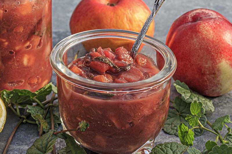 Rhabarber-Apfel-Nektarinen-Chutney
