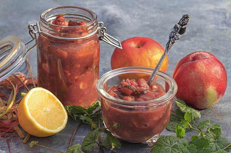 Rhabarber-Chutney mit Gundermann
