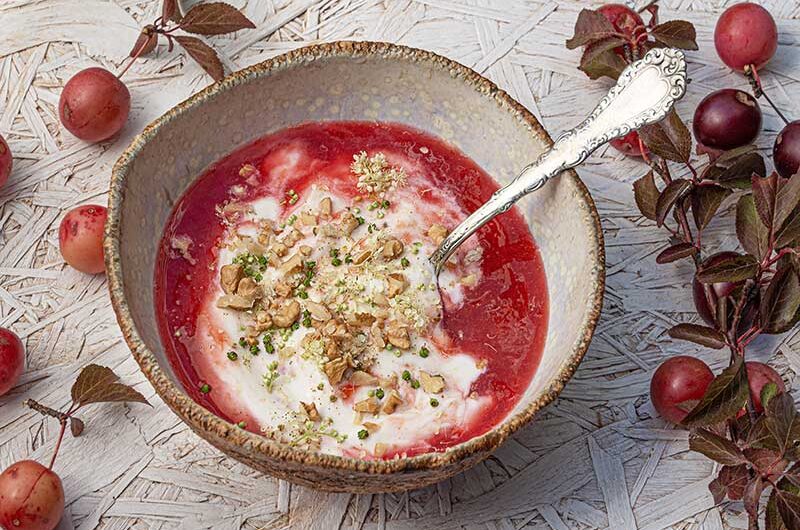 Sahnejoghurt mit Kirschpflaumenmus