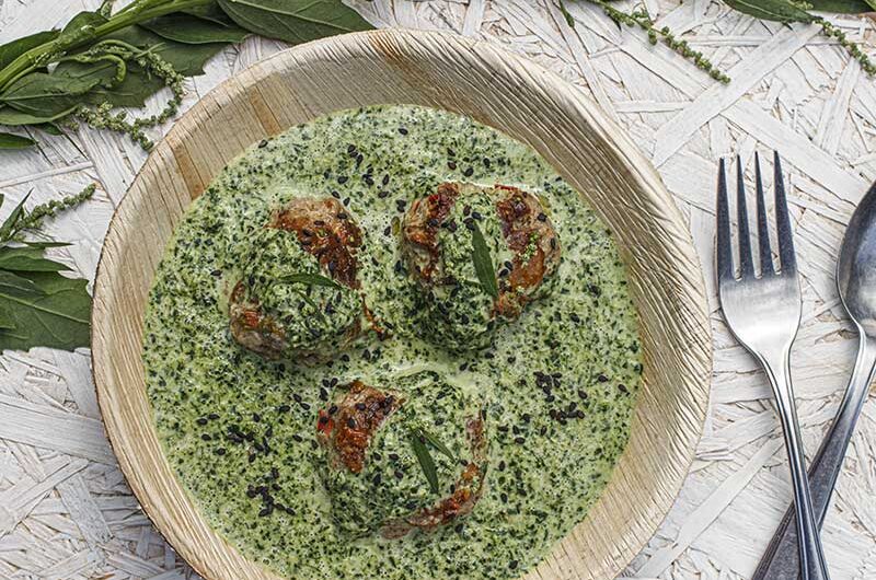 Asiatische Hackbällchen mit Ackermeldesoße