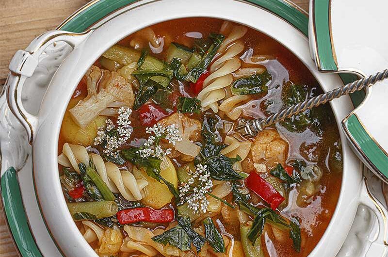 Minestrone-Kohldistel-Kartoffeln