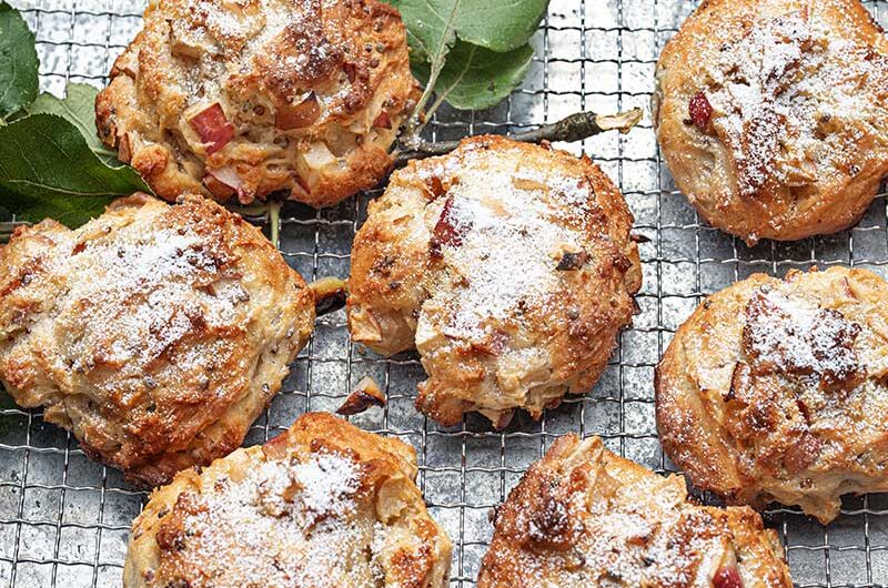 Knusprige Apfelbällchen mit Springkrautsamen