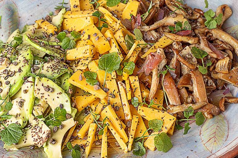 Salat mit Avocado-Kürbis-Mönchskopf