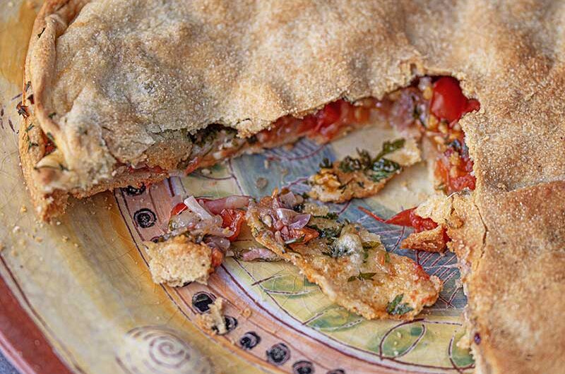 Gefüllter-Teigfladen-Tomate-Mozarella