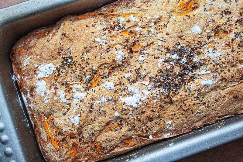 Karottenbrot gebacken Makro