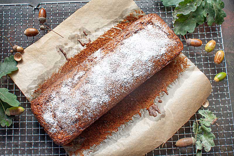 Rührkuchen-gebacken-Puderzucker